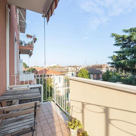 Precotto Comfortable Flat With Balcony Milão Exterior foto