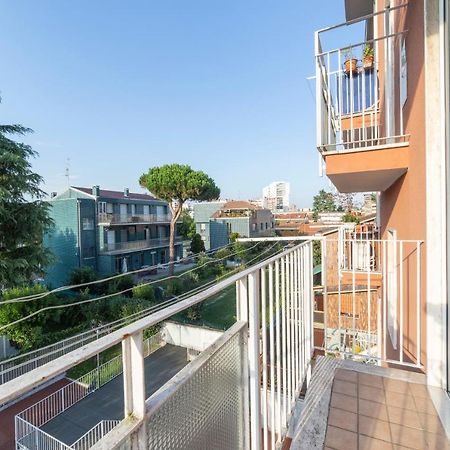 Precotto Comfortable Flat With Balcony Milão Exterior foto
